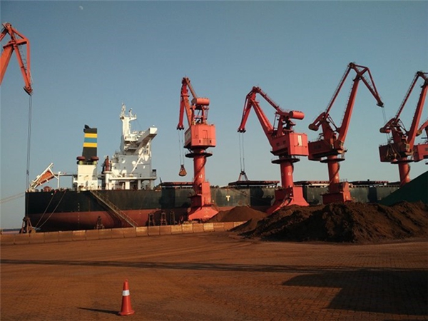 [多功能門座吊]