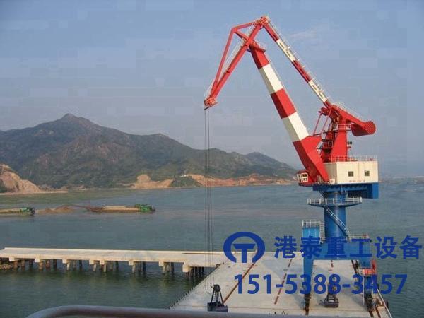 河南港泰門座式起重機廠家設備工作幅度大，工作速度快