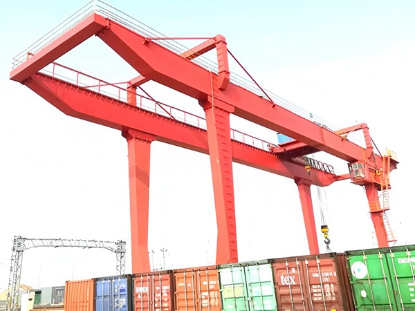 集裝箱門式起重機(jī)