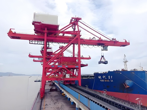 [螺旋式卸船機(jī)]