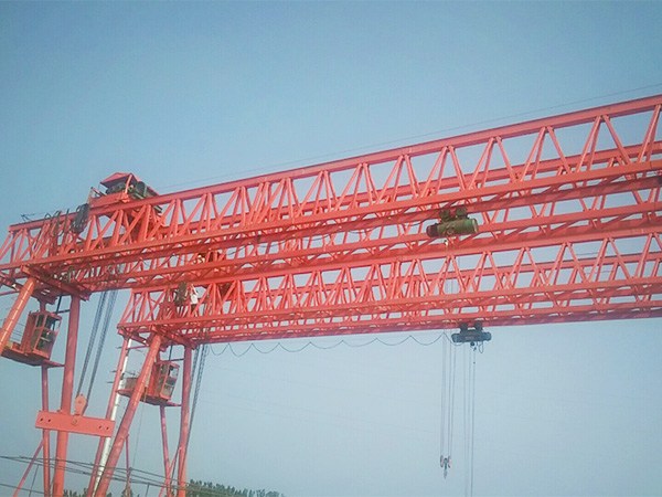 [龍門吊廠家供應設備齊全可選到適合自己的]